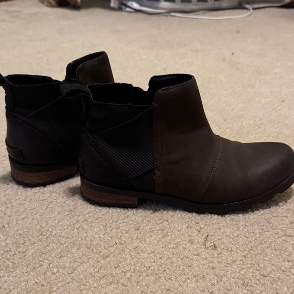 Sorel Women’s Brown and Black Chelsea Boots - Picture 8 of 10